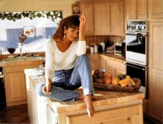 Stephanie Beacham feet photo 19