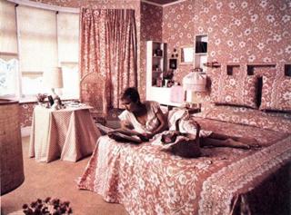 Stephanie Beacham feet photo 14