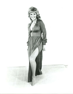 Stephanie Beacham feet photo 10