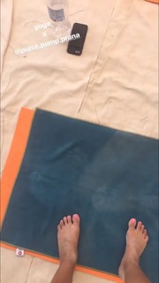 Stephanie Beatriz feet photo thumbnail