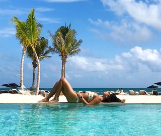 Stephanie Beatriz feet photo thumbnail