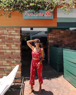 Stephanie Beatriz feet photo thumbnail