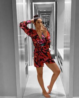 Stephanie Beatriz feet photo thumbnail