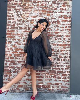 Stephanie Beatriz feet photo thumbnail