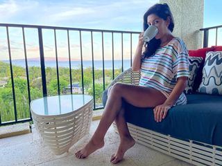 Stephanie Beatriz feet photo thumbnail