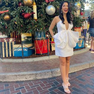 Stephanie Beatriz feet photo thumbnail
