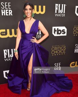 Stephanie Beatriz feet photo thumbnail