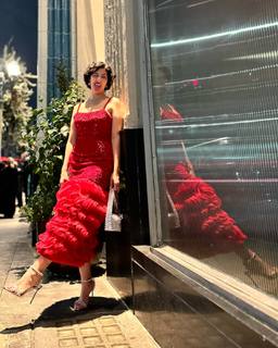 Stephanie Beatriz feet photo thumbnail