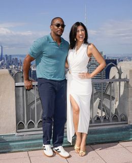 Stephanie Beatriz feet photo thumbnail