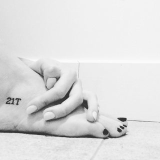 Stephanie Bennett feet photo 7