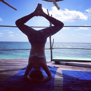 Stephanie Cayo feet photo thumbnail