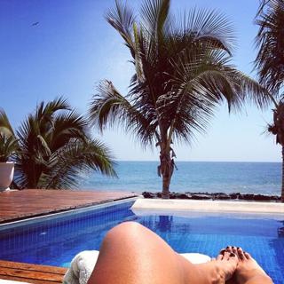 Stephanie Cayo feet photo thumbnail