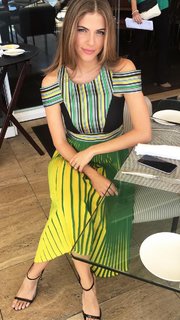 Stephanie Cayo feet photo thumbnail