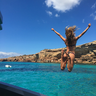 Stephanie Cayo feet photo thumbnail