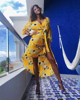 Stephanie Cayo feet photo thumbnail