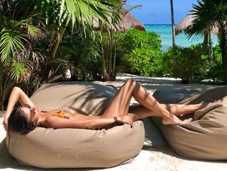 Stephanie Cayo feet photo thumbnail