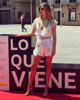 Stephanie Cayo feet photo thumbnail