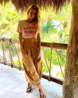 Stephanie Cayo feet photo thumbnail