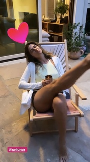 Stephanie Cayo feet photo thumbnail