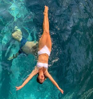 Stephanie Cayo feet photo thumbnail