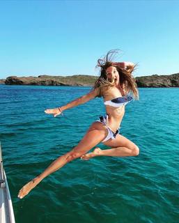 Stephanie Cayo feet photo thumbnail