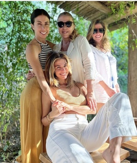 Stephanie Cayo feet photo thumbnail