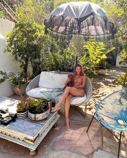 Stephanie Cayo feet photo thumbnail