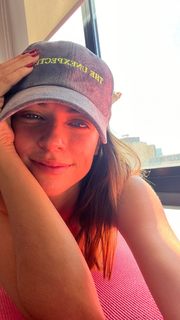 Stephanie Cayo feet photo thumbnail