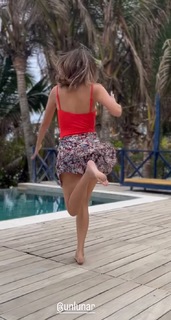 Stephanie Cayo feet photo thumbnail