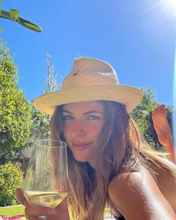 Stephanie Cayo feet photo thumbnail