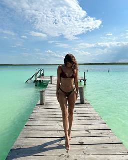 Stephanie Cayo feet photo thumbnail