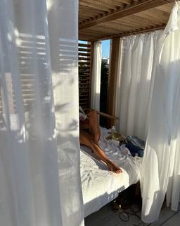 Stephanie Cayo feet photo thumbnail