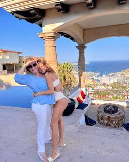 Stephanie Cayo feet photo thumbnail