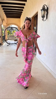 Stephanie Cayo feet photo thumbnail