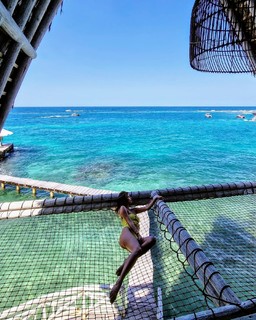 Stephanie Cayo feet photo thumbnail