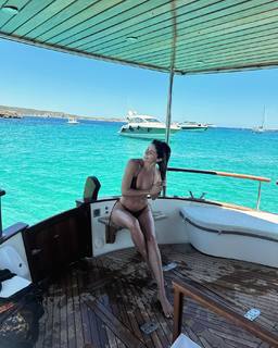 Stephanie Cayo feet photo thumbnail