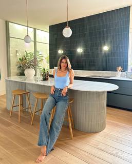 Stephanie Cayo feet photo thumbnail