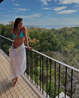 Stephanie Cayo feet photo thumbnail