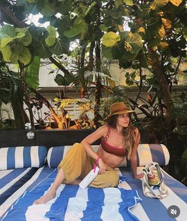 Stephanie Cayo feet photo thumbnail