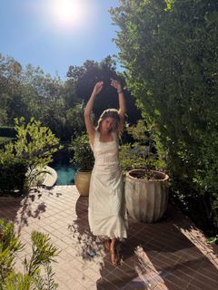 Stephanie Cayo feet photo thumbnail