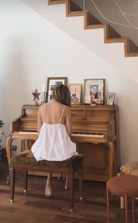 Stephanie Cayo feet photo 3