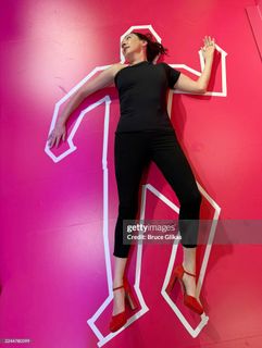 Stephanie Courtney feet photo 4