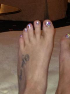 Stephanie Davis feet photo thumbnail