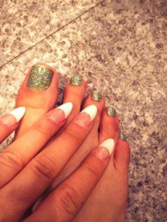 Stephanie Davis feet photo thumbnail