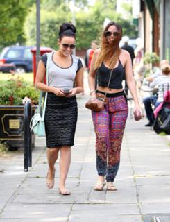 Stephanie Davis feet photo thumbnail