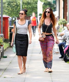 Stephanie Davis feet photo thumbnail