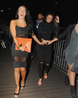 Stephanie Davis feet photo thumbnail