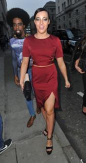 Stephanie Davis feet photo thumbnail