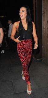 Stephanie Davis feet photo thumbnail