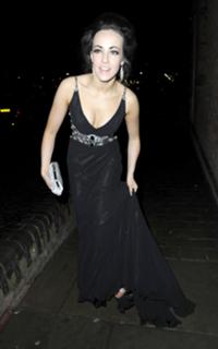 Stephanie Davis feet photo thumbnail